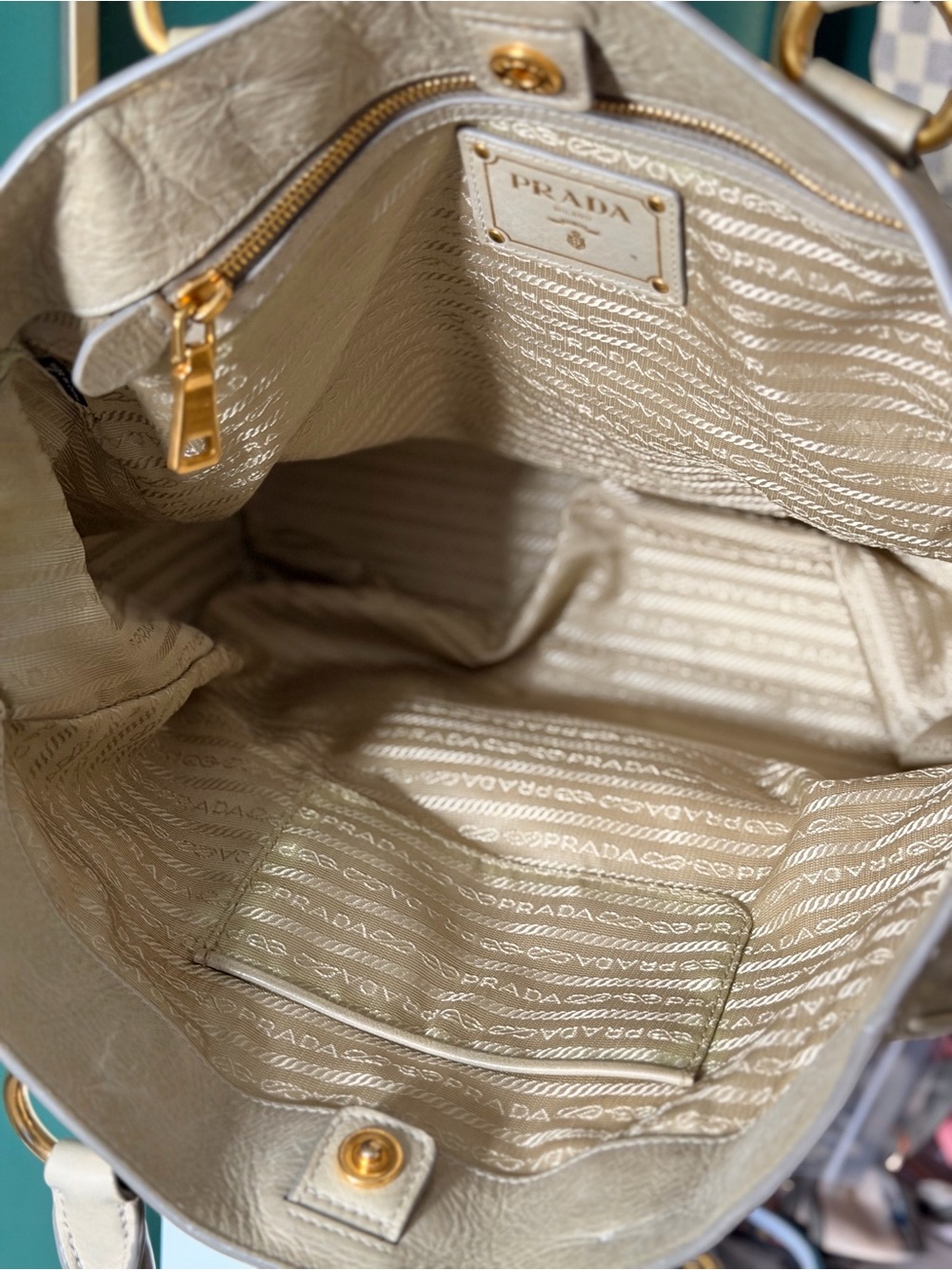 Prada Vitello Shine leather Tote - Picture 8 of 11